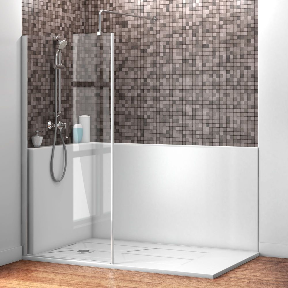 Douche sécurisée avec siège rabattable et barres d'appui