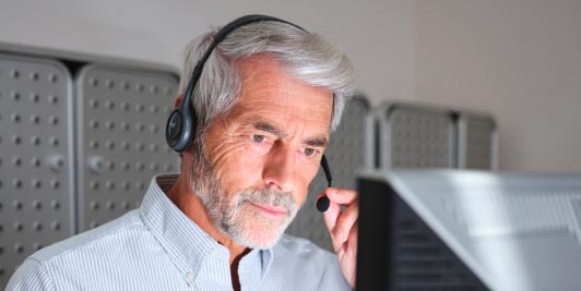 Opérateur du centre de télésurveillance Orange Maison Protégée